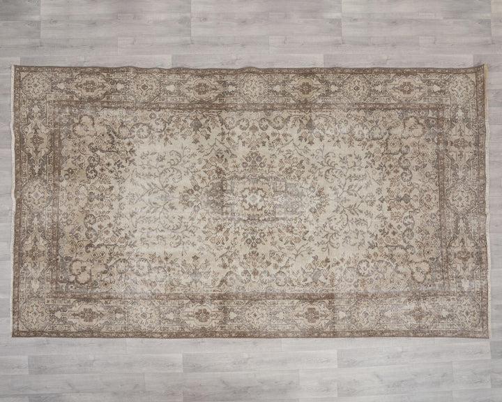 Beige Oushak Rug 6' 2" x 10' 1" | No. VR98750