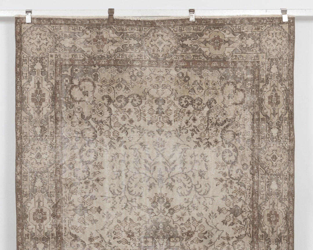 Beige Oushak Rug 6' 2" x 10' 1" | No. VR98750