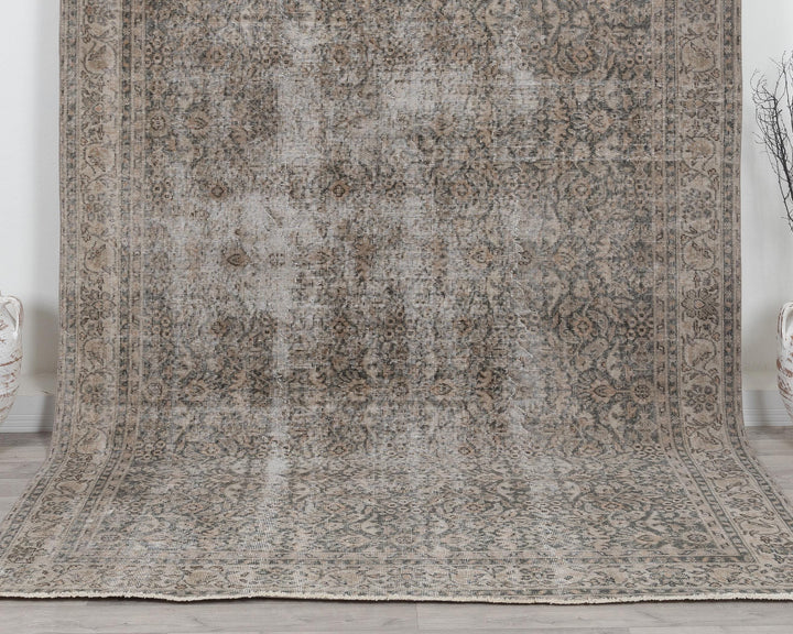 Neutral Oushak Rug 6' 9" x 9' 10" | No. VR63940