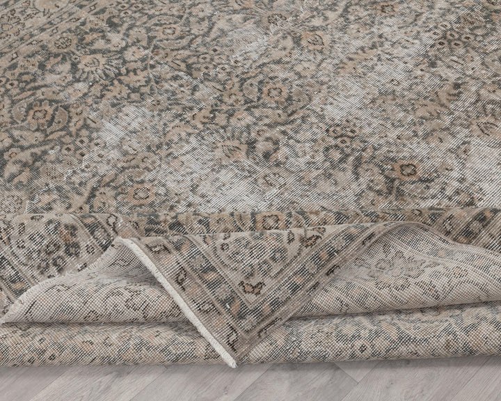 Neutral Oushak Rug 6' 9" x 9' 10" | No. VR63940