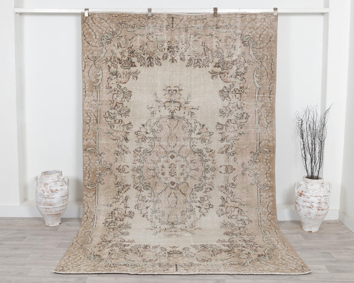 Beige Oushak Rug 6' 4" x 10' | No. VR91281