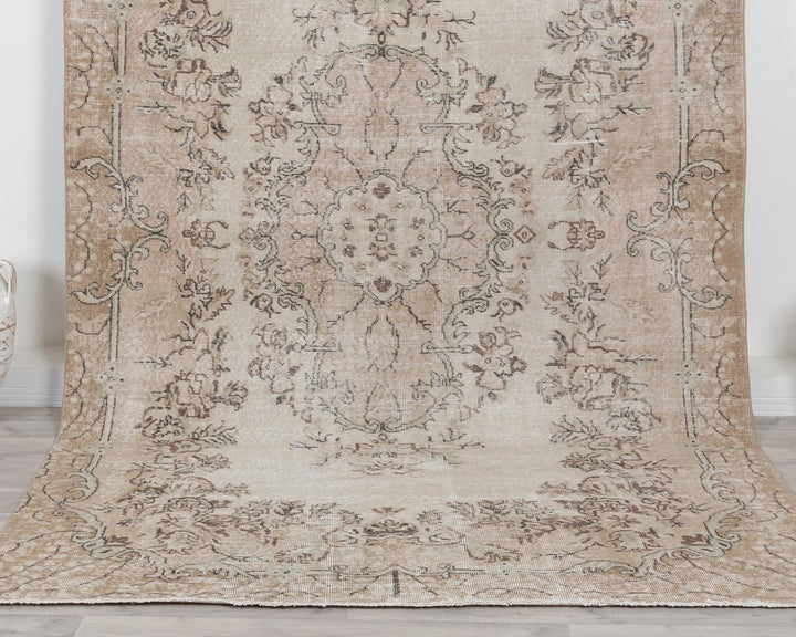 Beige Oushak Rug 6' 4" x 10' | No. VR91281