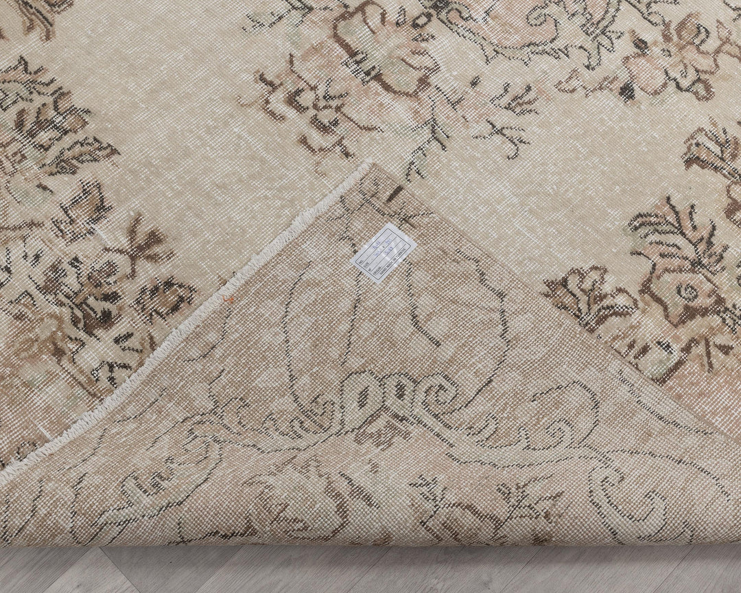Beige Oushak Rug 6' 4" x 10' | No. VR91281