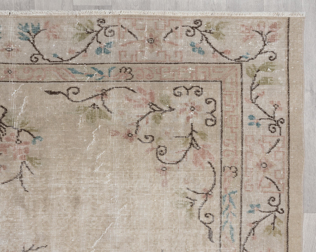 Beige Oushak Rug 6' 2" x 9' 2" | No. VR97936