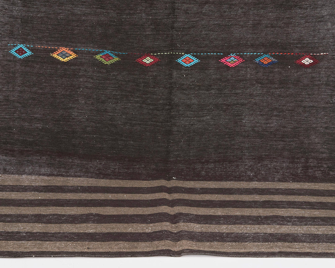 Brown Kilim Rug 5' 8" x 9' 2" | No. VR15498