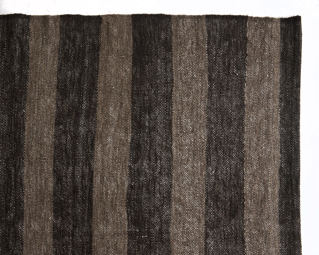 Brown Kilim Rug 5' 8" x 9' 2" | No. VR15498