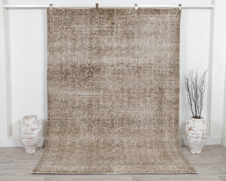 Neutral Oushak Rug 6' 6" x 9' 2" | No. VR10535