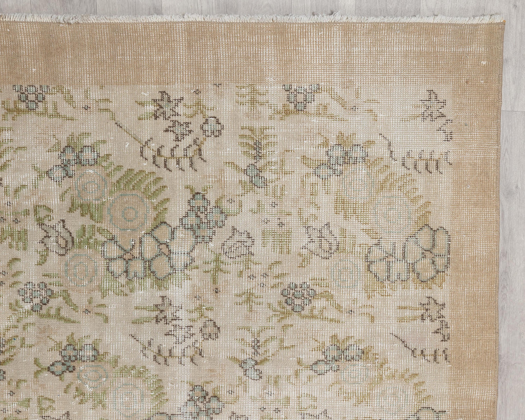 Beige Oushak Rug 6' 11" x 10' 5" | No. VR17452