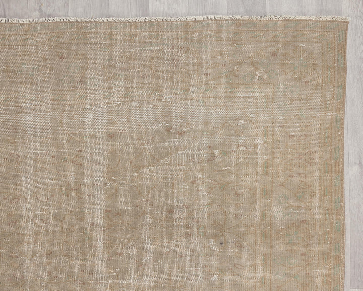 Beige Oushak Rug 6' 7" x 9' 7" | No. VR41095