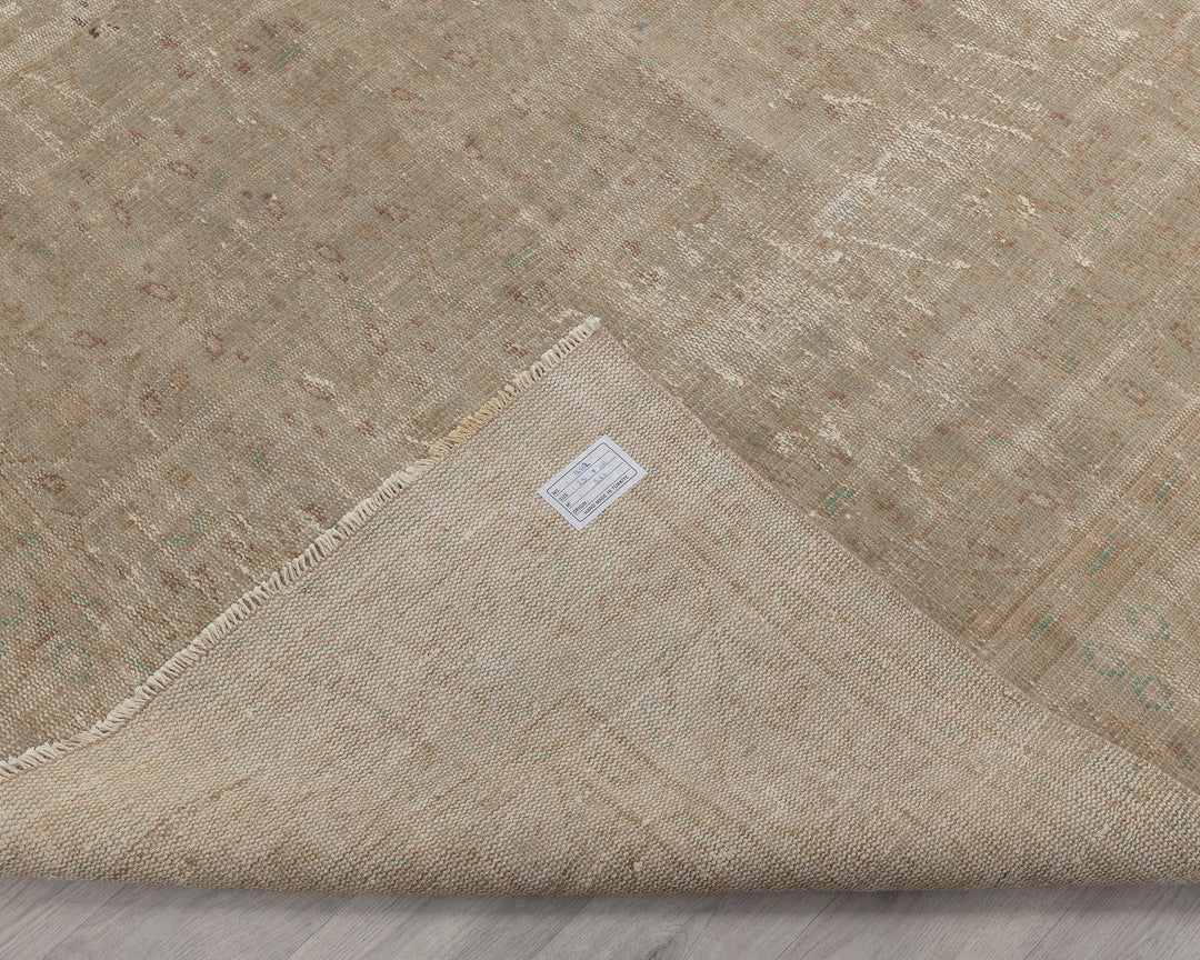 Beige Oushak Rug 6' 7" x 9' 7" | No. VR41095