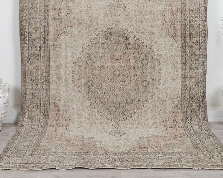 Beige Oushak Rug 6' 6" x 9' 7" | No. VR55322