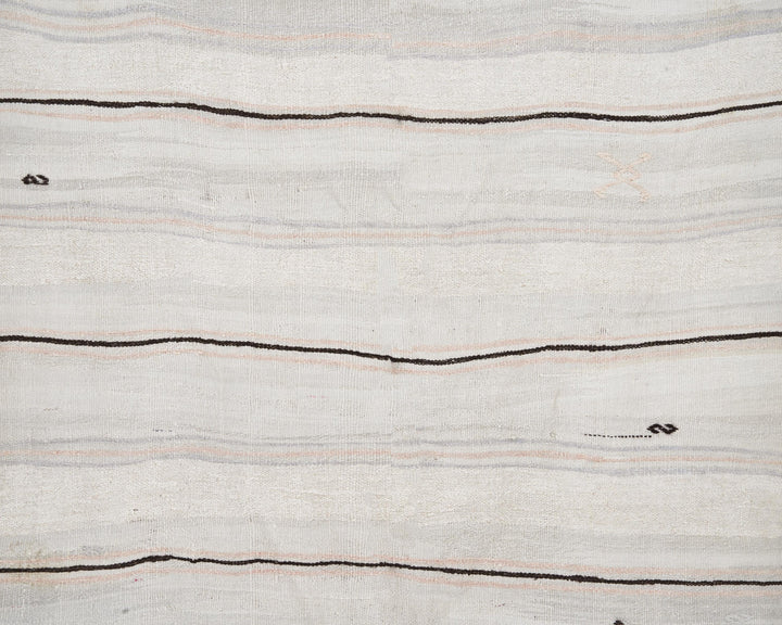 White Kilim Rug 6' 5" x 10' 2" | No. VR11959