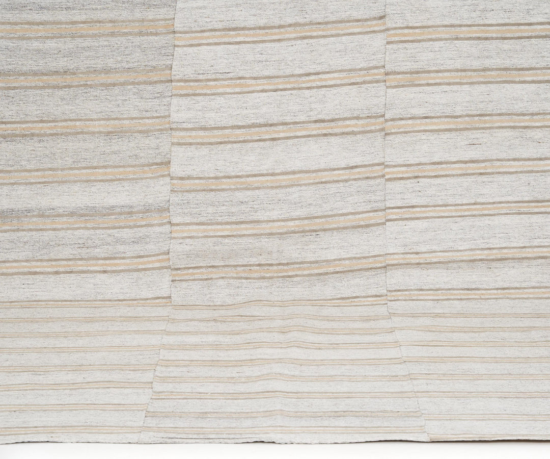 Neutral Kilim Rug 6' 3" x 10' 2" | No. VR91698