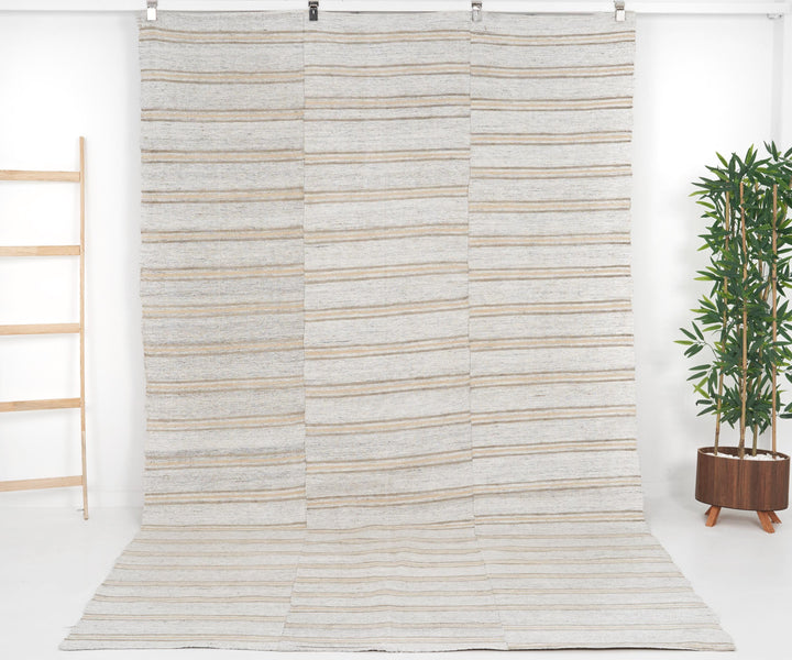Neutral Kilim Rug 6' 3" x 10' 2" | No. VR91698