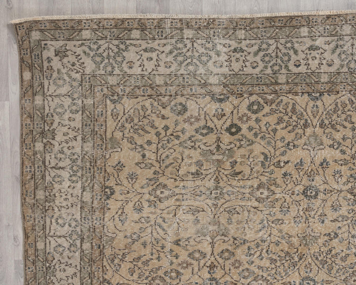 Beige Oushak Rug 7' 2" x 10' 4" | No. VR87045