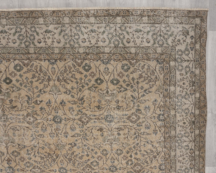 Beige Oushak Rug 7' 2" x 10' 4" | No. VR87045