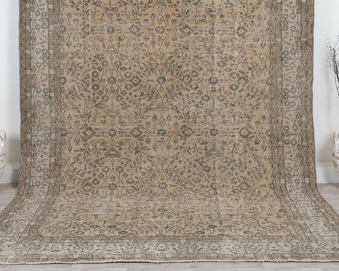 Beige Oushak Rug 7' 2" x 10' 4" | No. VR87045