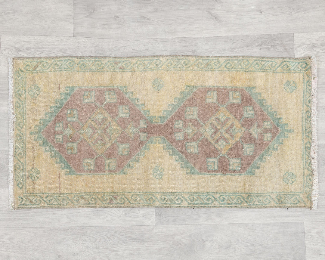 Beige Oushak Rug 1' 8" x 3' 3" | No. VR88447