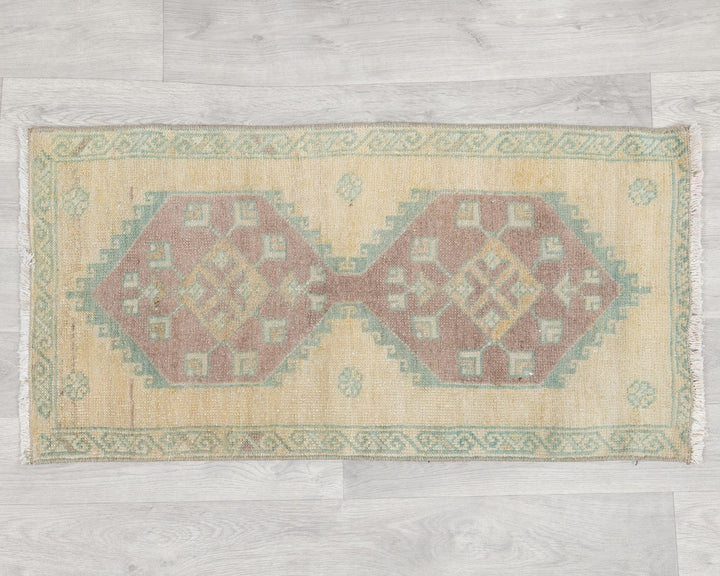 Beige Oushak Rug 1' 8" x 3' 3" | No. VR88447