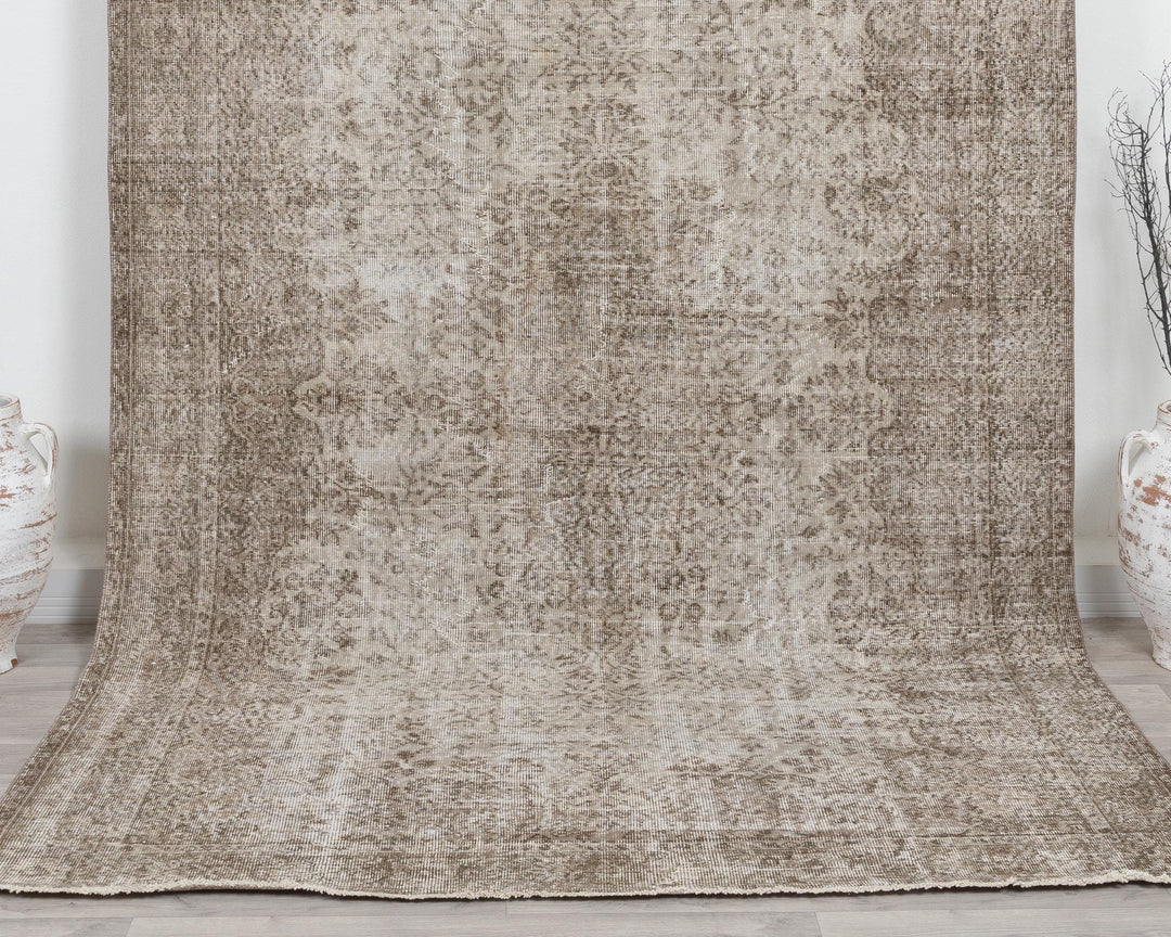 Beige Oushak Rug 7' x 10' | No. VR71340