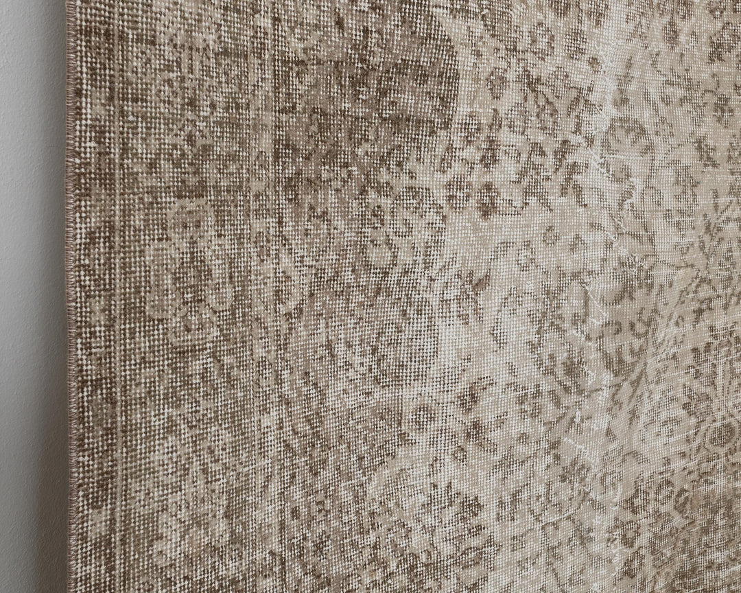 Beige Oushak Rug 7' x 10' | No. VR71340