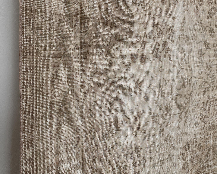 Beige Oushak Rug 7' x 10' | No. VR71340