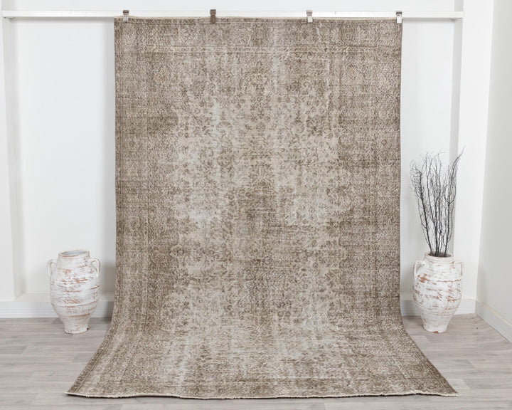 Beige Oushak Rug 7' x 10' | No. VR71340