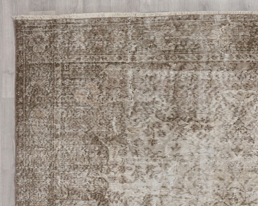 Beige Oushak Rug 7' x 10' | No. VR71340