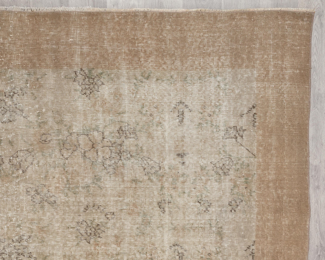 Faded Oushak Rug 6' 11" x 9' 11" | No. VR57638