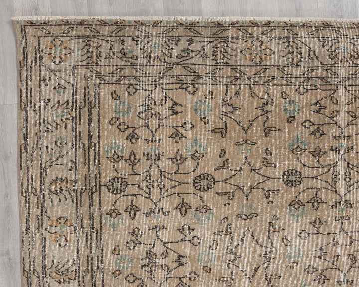 Beige Oushak Rug 7' 1" x 10' 2" | No. VR83759