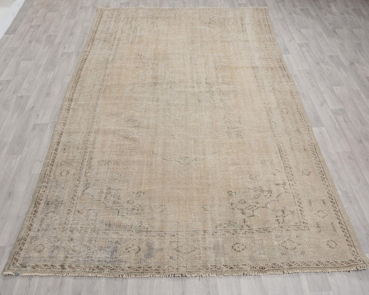 Beige Oushak Rug 6' 11" x 9' 11" | No. VR64270