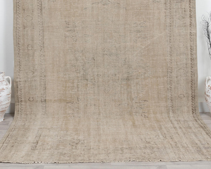 Beige Oushak Rug 6' 11" x 9' 11" | No. VR64270