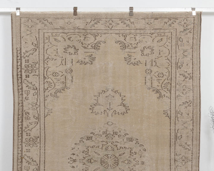 Beige Oushak Rug 7' x 10' | No. VR28139