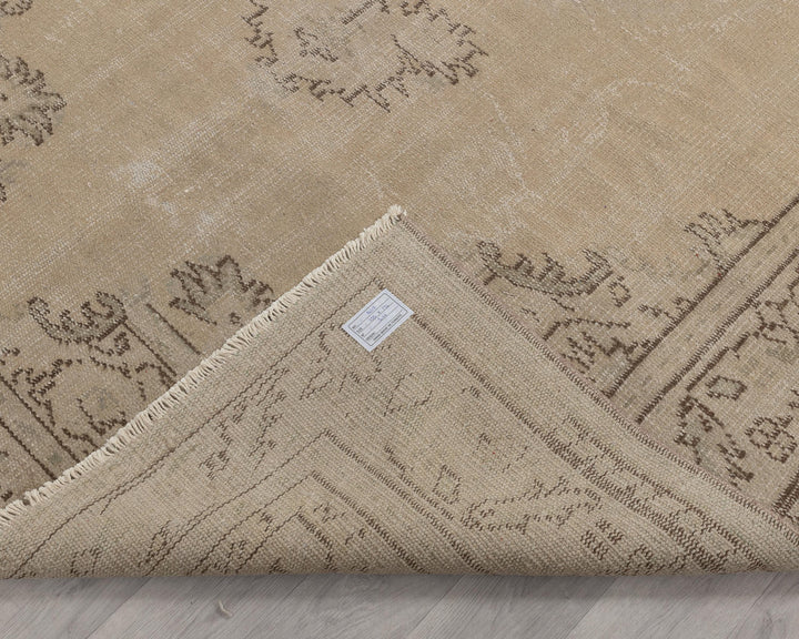 Beige Oushak Rug 7' x 10' | No. VR28139