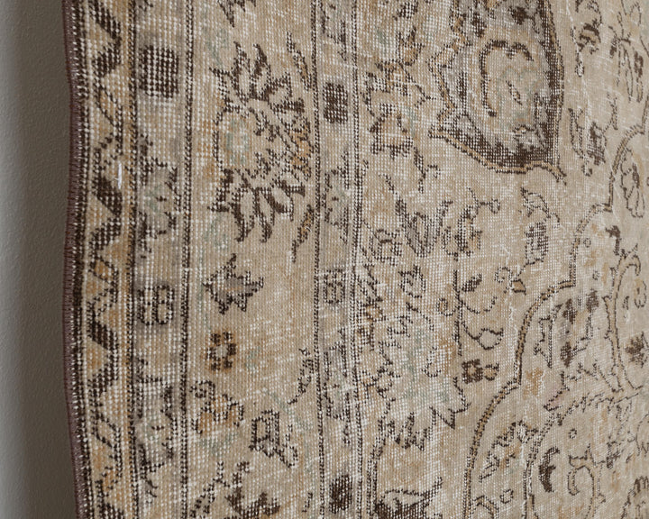 Neutral Oushak Rug 6' 11" x 9' 6" | No. VR36319