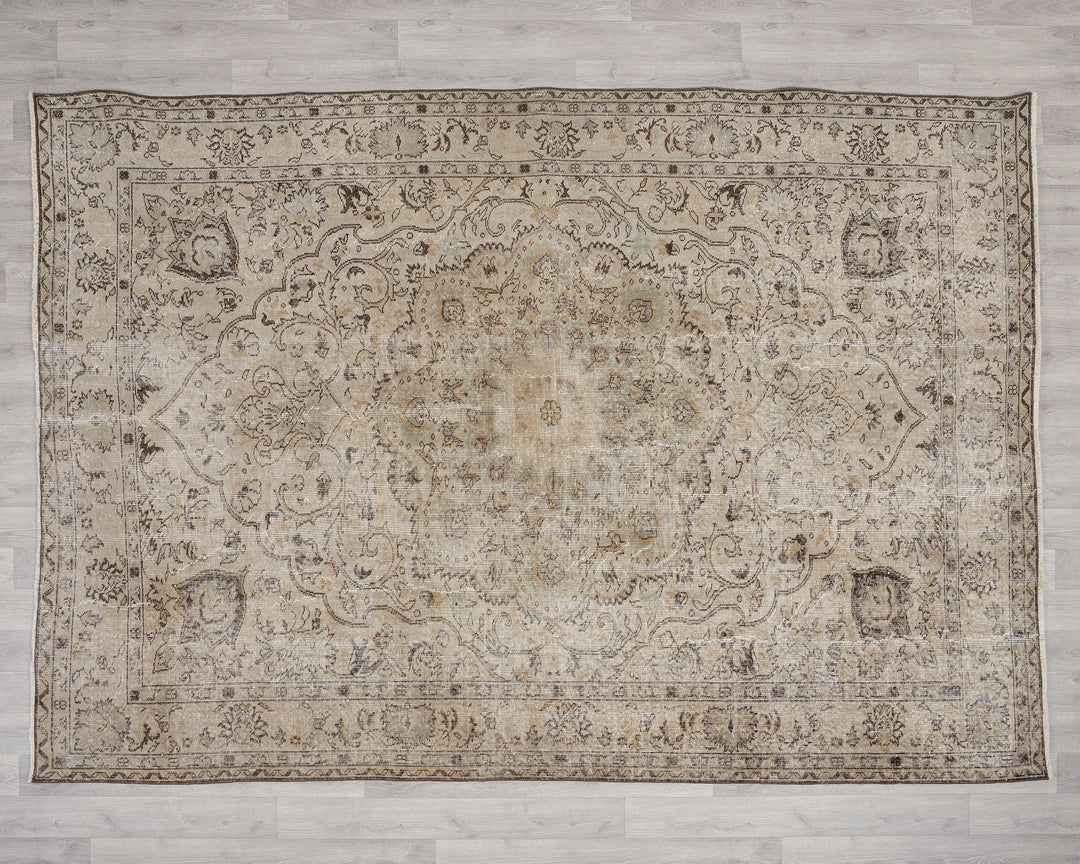 Neutral Oushak Rug 6' 11" x 9' 6" | No. VR36319