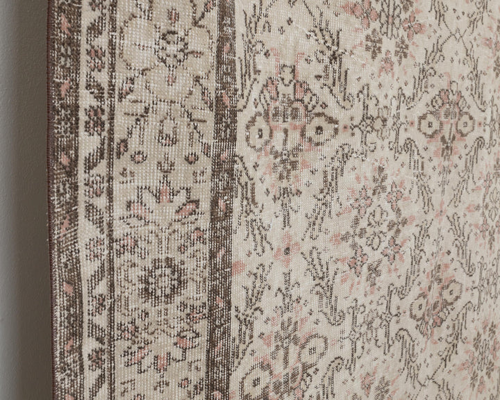 Beige Oushak Rug 5' 10" x 9' 10" | No. VR35959