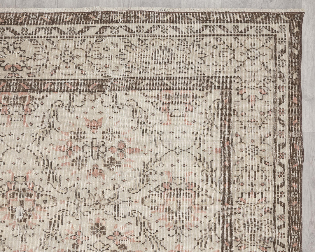 Beige Oushak Rug 5' 10" x 9' 10" | No. VR35959