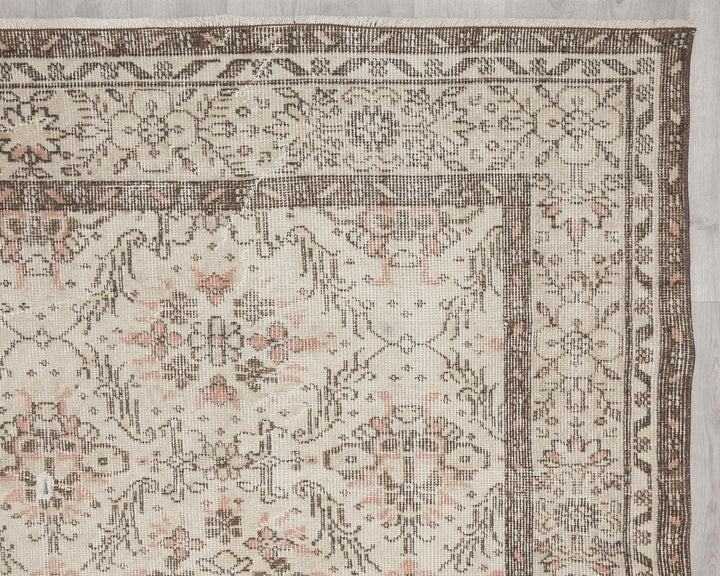 Beige Oushak Rug 5' 10" x 9' 10" | No. VR35959