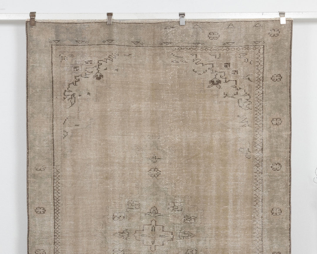 Beige Oushak Rug 5' 10" x 8' 9" | No. VR42403