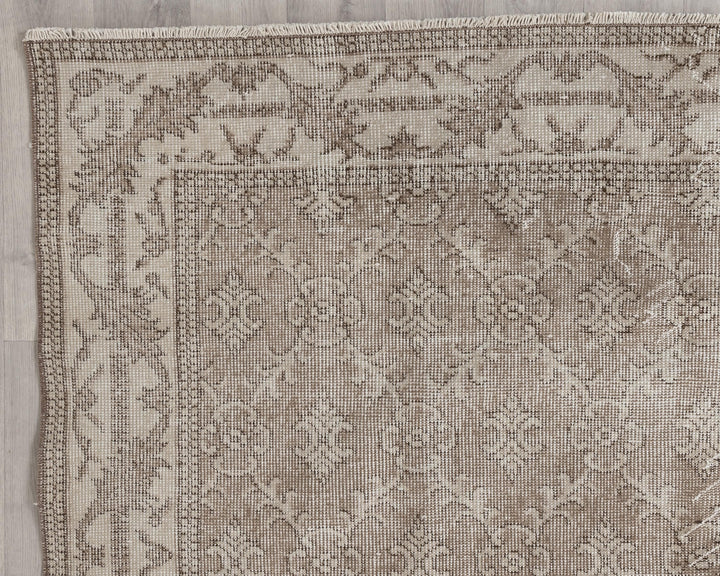 Neutral Oushak Rug 7' 2" x 10' 5" | No. VR44488