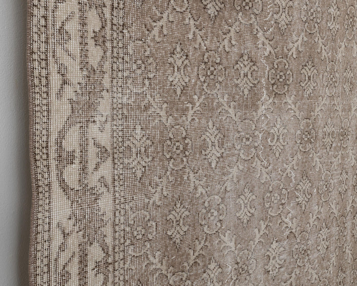Neutral Oushak Rug 7' 2" x 10' 5" | No. VR44488