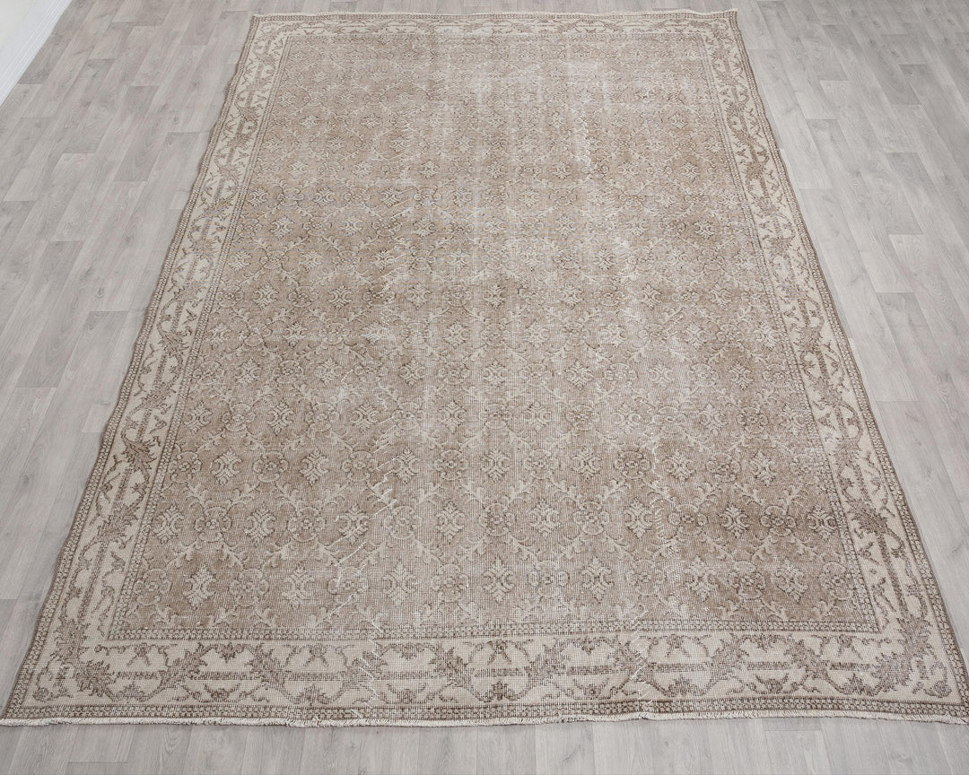 Neutral Oushak Rug 7' 2" x 10' 5" | No. VR44488