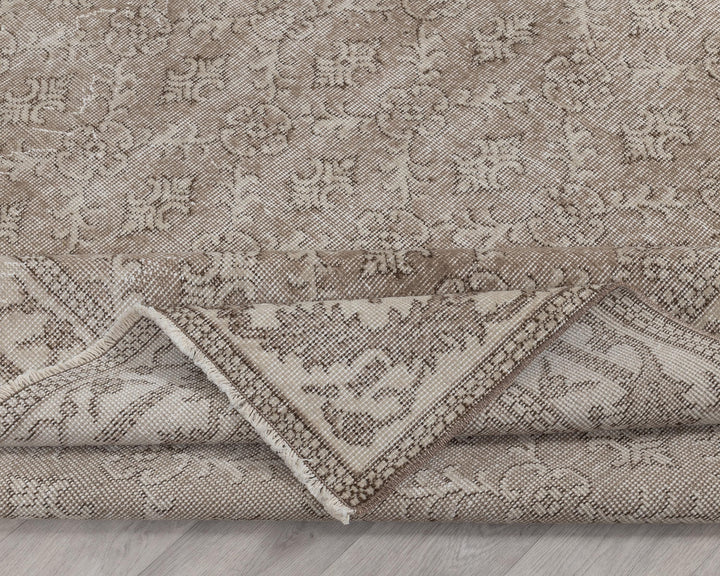 Neutral Oushak Rug 7' 2" x 10' 5" | No. VR44488