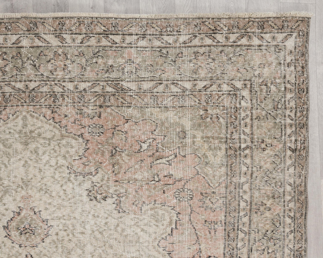 Beige Oushak Rug 6' 6" x 9' 7" | No. VR55322