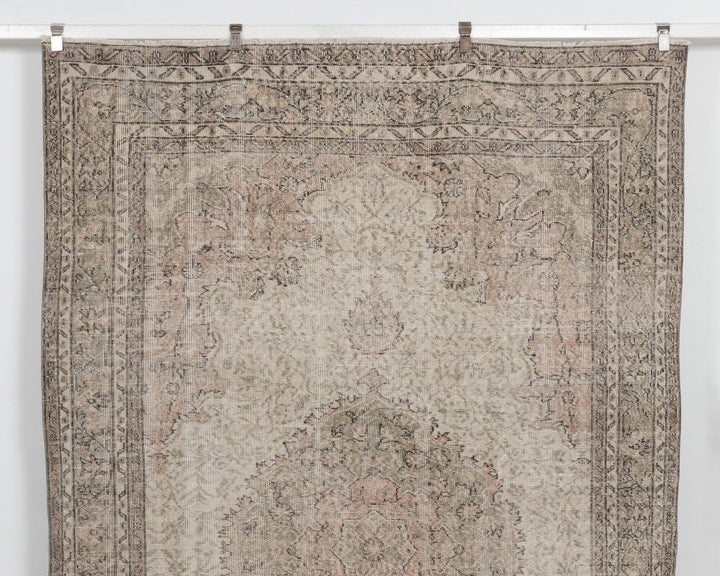 Beige Oushak Rug 6' 6" x 9' 7" | No. VR55322