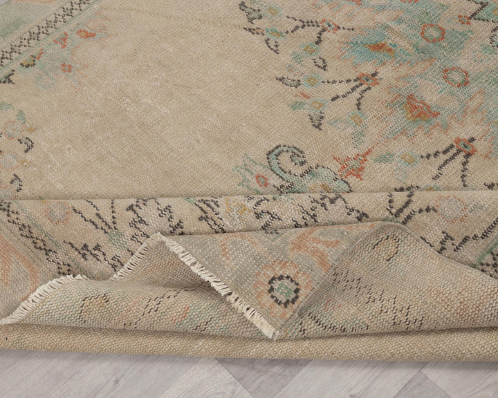 Beige Oushak Rug 6' 3" x 9' 8" | No. VR85066