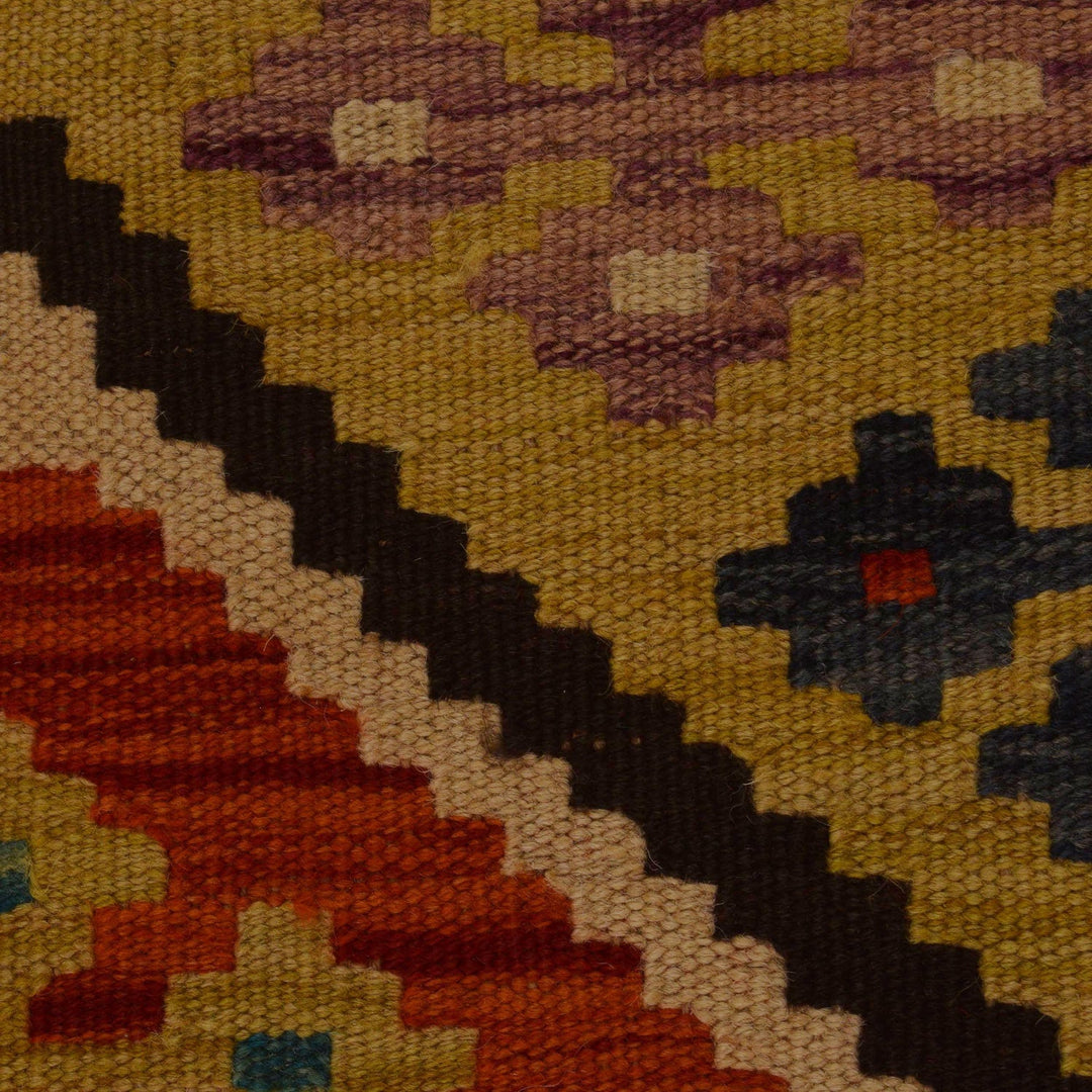 Handmade Vegetable Kilim 5' 10" x 7' 7" - No. AL95151