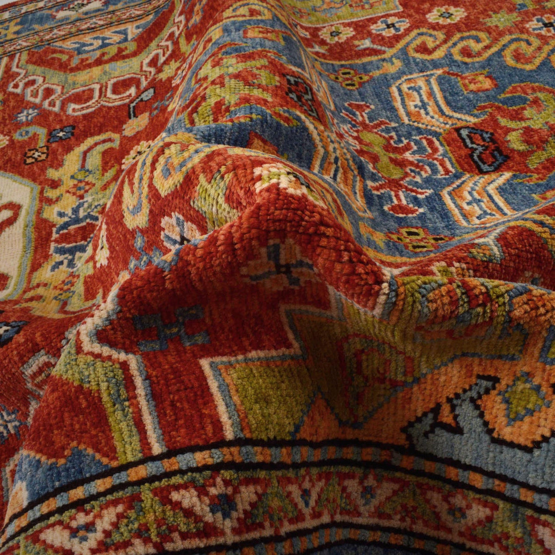 Rich Red Color Shiraz Carpet 4' 10" x 6' 8" - No. AL66545