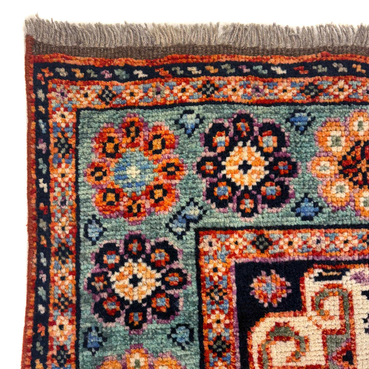 Handmade Sherazi Area Rug 5' 7" x 7' 7" - No. AL81367